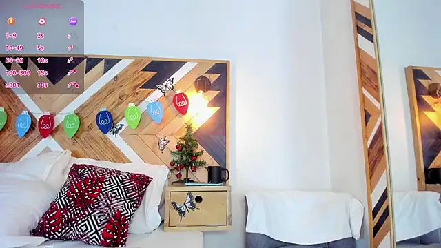 Snapshot of Kathaleiya_Ozz chatting on 12.17.25 Kathaleiya Ozz online show from 12.17.25