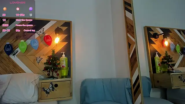 Snapshot of Kathaleiya_Ozz chatting on 12.22.25 Kathaleiya Ozz online show from 12.22.25