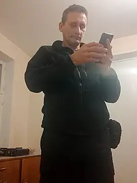 Snapshot of Viause_Kentauelle chatting on 02.28.25 Viause Kentauelle online show from 02.28.25