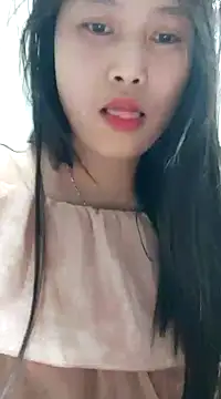 Snapshot of Lien-Yeu chatting on 02.07.25 Lien-Yeu online show from 02.07.25