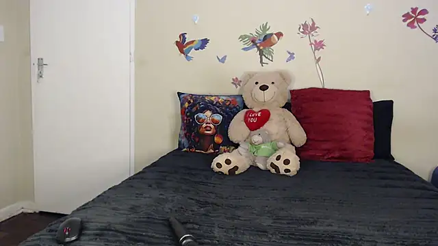 Snapshot of Blacktittiex02 chatting on 09.28.25 Blacktittiex02 online show from 09.28.25