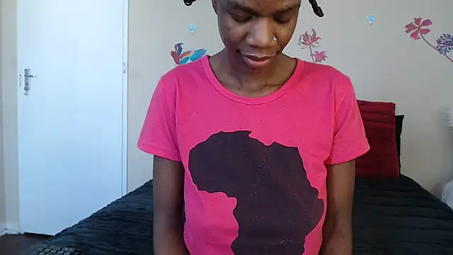 Snapshot of Blacktittiex02 chatting on 10.02.25 Blacktittiex02 online show from 10.02.25