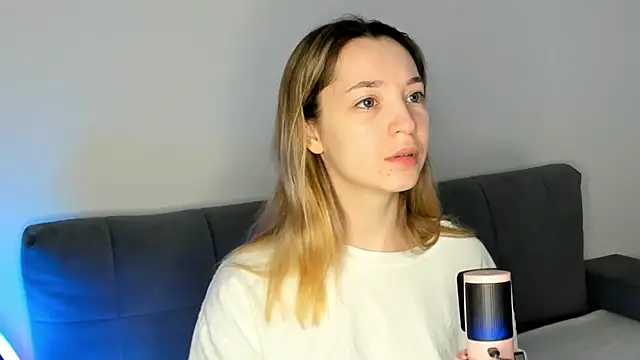 MiaThaine online show from 02.17.25