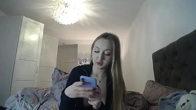 Ninadream2001 online show from 03.16.25