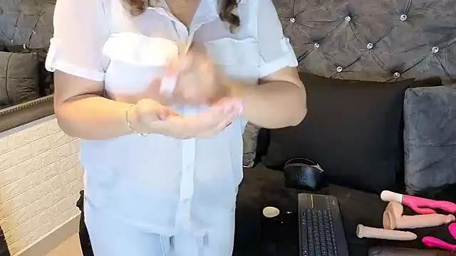 Snapshot of charlotte__G chatting on 03.19.26 charlotte G online show from 03.19.26