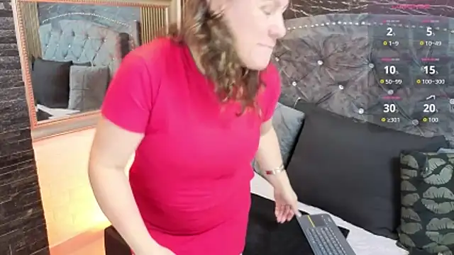 Snapshot of charlotte__G chatting on 04.08.26 charlotte G online show from 04.08.26