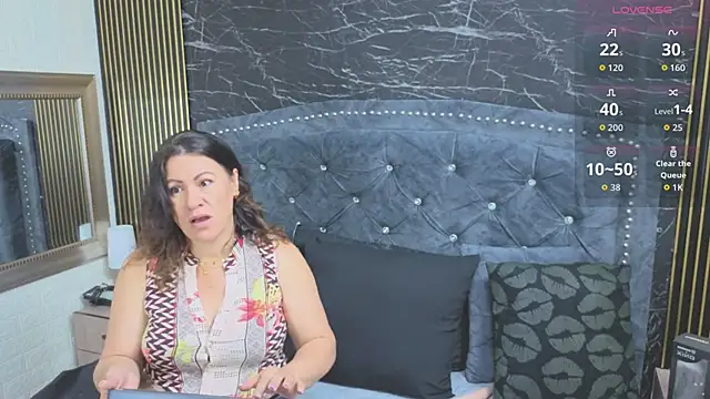 Snapshot of charlotte__G chatting on 04.11.26 charlotte G online show from 04.11.26