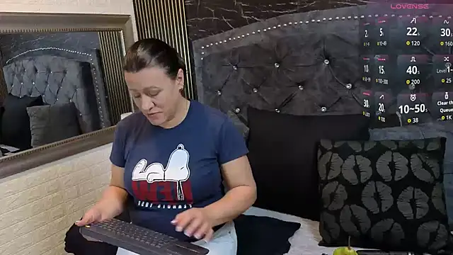 Snapshot of charlotte__G chatting on 04.13.26 charlotte G online show from 04.13.26