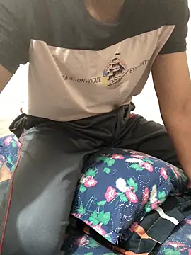 Snapshot of Zeuhorny chatting on 03.22.25 Zeuhorny online show from 03.22.25