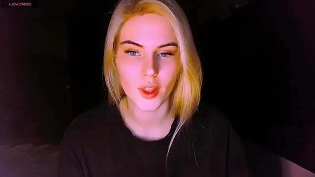 VoluptuousDreams online show from 03.13.25