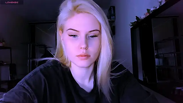 VoluptuousDreams online show from 03.15.25
