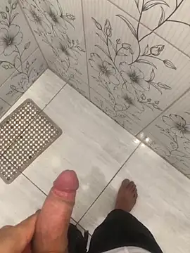 Snapshot of vintin21cm chatting on 10.02.25 vintin21cm online show from 10.02.25