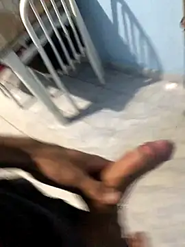 Snapshot of vintin21cm chatting on 10.04.25 vintin21cm online show from 10.04.25