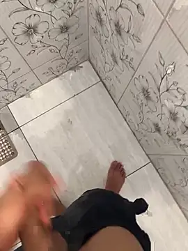 Snapshot of vintin21cm chatting on 10.07.25 vintin21cm online show from 10.07.25