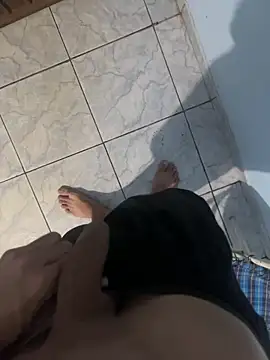 Snapshot of vintin21cm chatting on 11.08.25 vintin21cm online show from 11.08.25