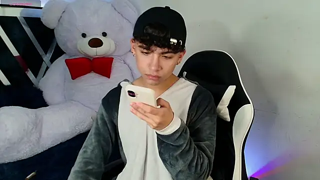 Niico Cruz online show from 02.18.25