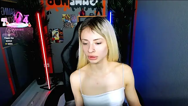 PollyMillees online show from 02.03.26