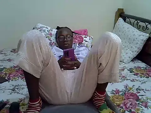 Sweet Bear online show from 10.31.25