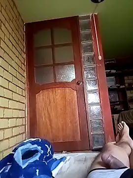 Snapshot of jhoel2024 chatting on 12.16.25 jhoel2024 online show from 12.16.25