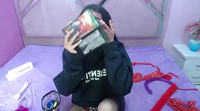 IsisRouse online show from 01.08.25