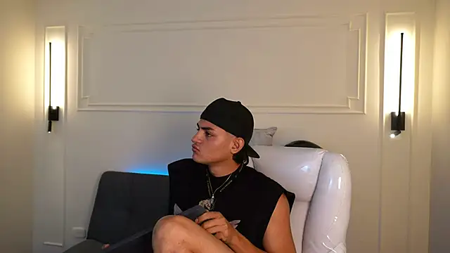 Paradise boy s online show from 01.16.25