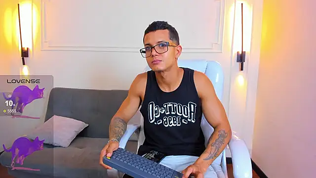 Paradise boy s online show from 03.03.26