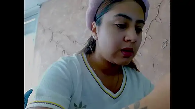 Miabonnett  online show from 10.02.25