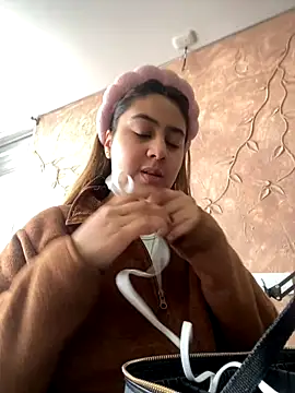 Miabonnett  online show from 10.09.25