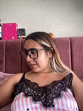 Miabonnett  online show from 02.25.26