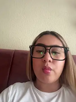 Miabonnett  online show from 07.20.26