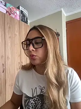 Miabonnett  online show from 07.28.26