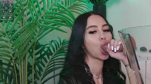 OnlyXandra online show from 02.12.25