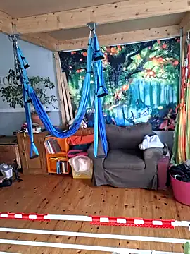 Snapshot of FrauleinSchmitt chatting on 12.13.24 FrauleinSchmitt online show from 12.13.24