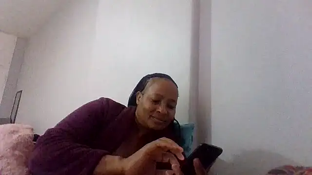 Snapshot of BabeAssXX chatting on 10.10.25 BabeAssXX online show from 10.10.25