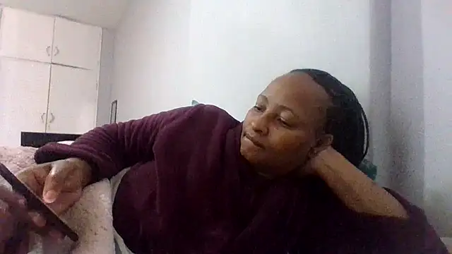 Snapshot of BabeAssXX chatting on 10.11.25 BabeAssXX online show from 10.11.25