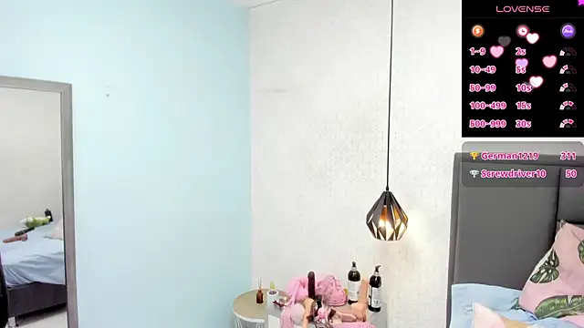 MADISON ROWAN1 online show from 02.21.25