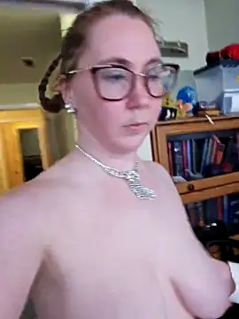 Snapshot of littlelustlamb chatting on 12.06.24 littlelustlamb online show from 12.06.24