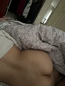 Reinacatchile online show from 12.15.24