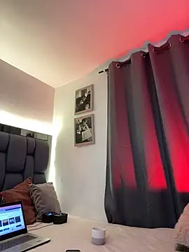 Vonmodel1 online show from 01.06.25