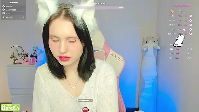 Snapshot of Gylaxie chatting on 02.04.25 Gylaxie online show from 02.04.25