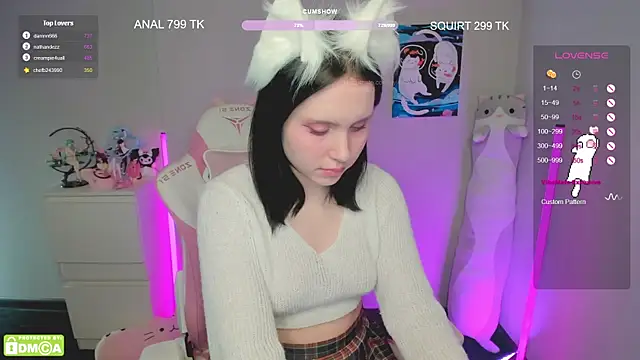 Snapshot of Gylaxie chatting on 02.13.25 Gylaxie online show from 02.13.25