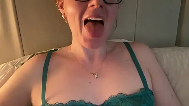 redheadrosie69 online show from 01.18.26