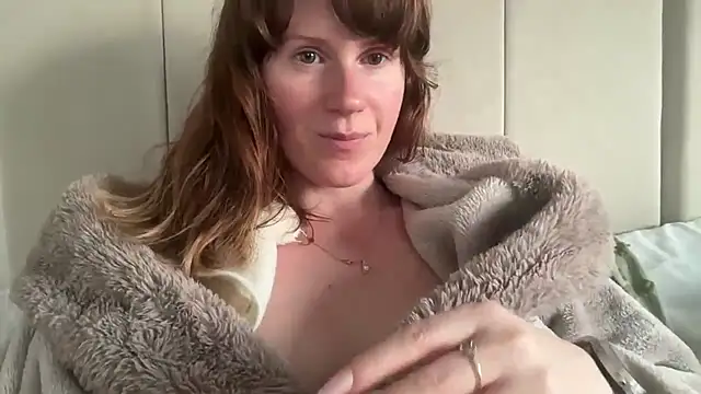 Snapshot of redheadrosie69 chatting on 05.17.26 redheadrosie69 online show from 05.17.26