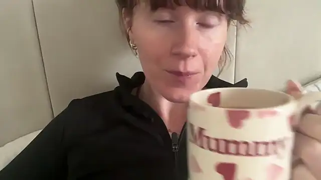 Snapshot of redheadrosie69 chatting on 05.28.26 redheadrosie69 online show from 05.28.26