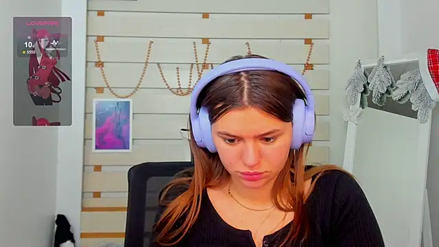 Josephine Kiss online show from 12.30.24