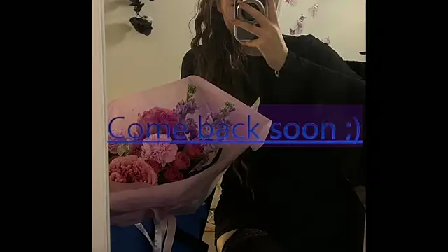 Snapshot of Josephine_Kiss chatting on 05.18.26 Josephine Kiss online show from 05.18.26