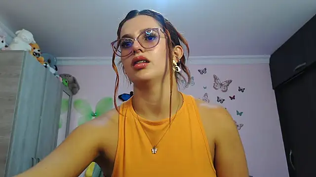 caroline jonson online show from 11.18.25