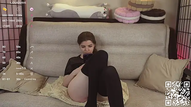 Snapshot of Mary_Shake chatting on 01.21.25 Mary Shake online show from 01.21.25