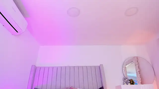 Shelynna azzul online show from 02.24.26