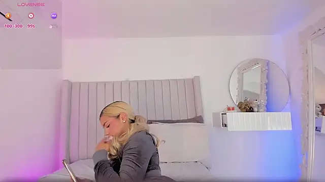 Shelynna azzul online show from 06.06.26